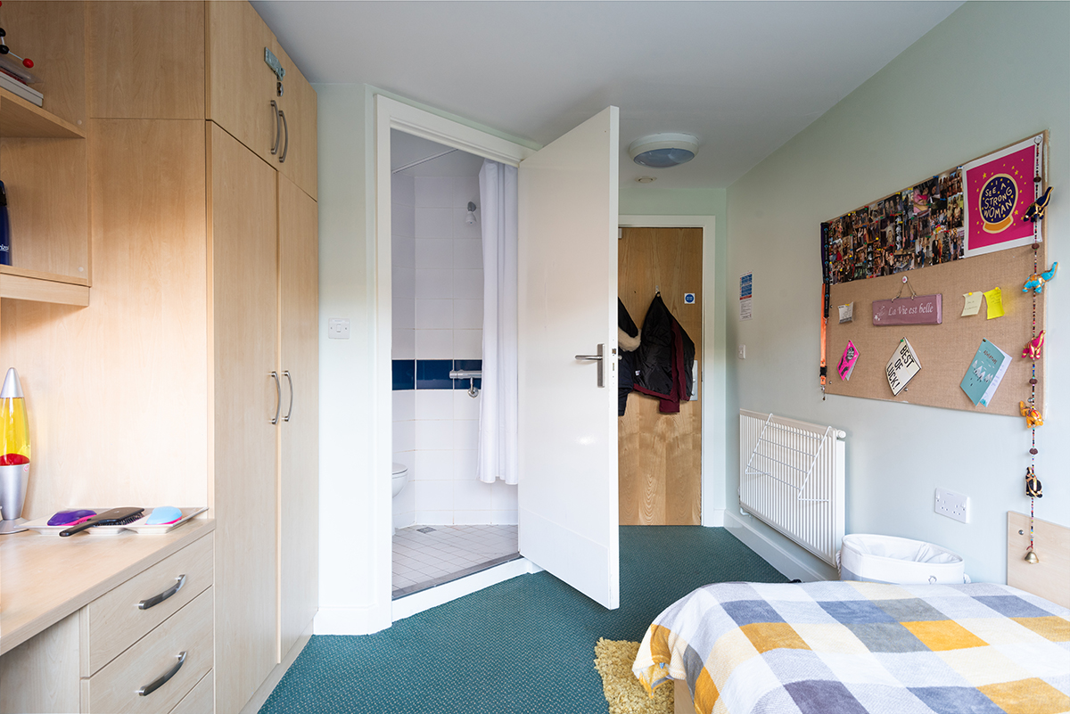 UoY_Accommodation - Vanbrugh Standard Ensuite_January 2019 - Alex Holland-8.jpg